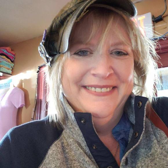 Poshmark profile picture for @twitchy